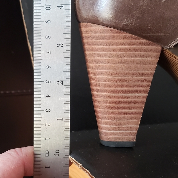 Indigo by Clarks Shoes. Size 10. Grey. - Picture 3 of 7